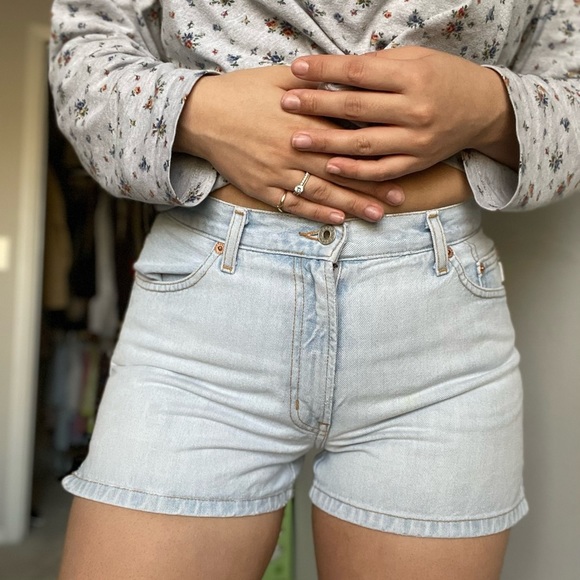 Guess Pants - Vintage Guess Denim Short Size 30"